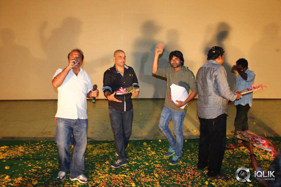 Yevadu-Movie-Success-Tour